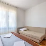 Apartment Vinka *