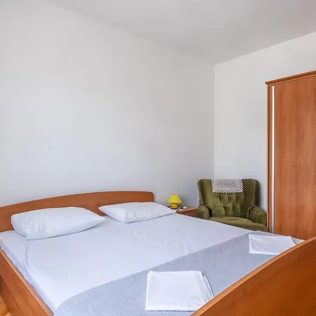 Apartment Vinka Supetar